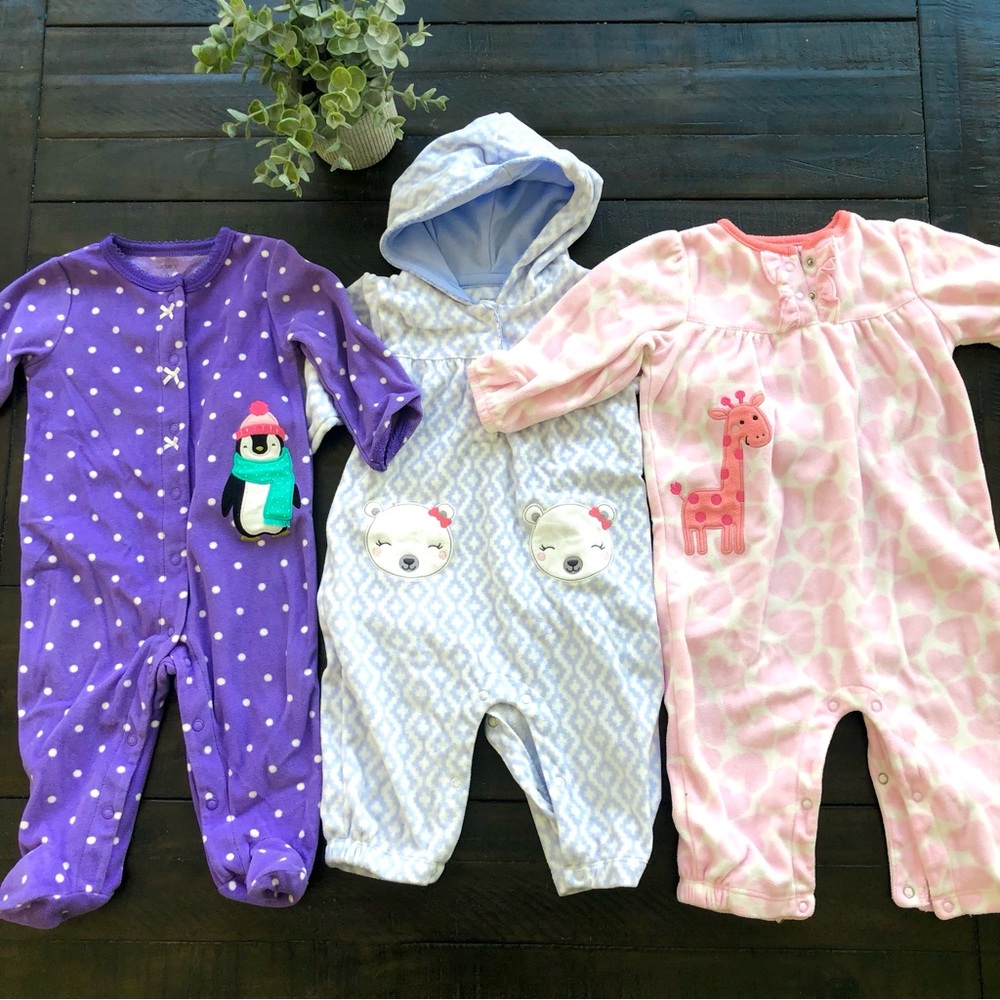 Carter’s girls 6 month fleece pajamas bundle